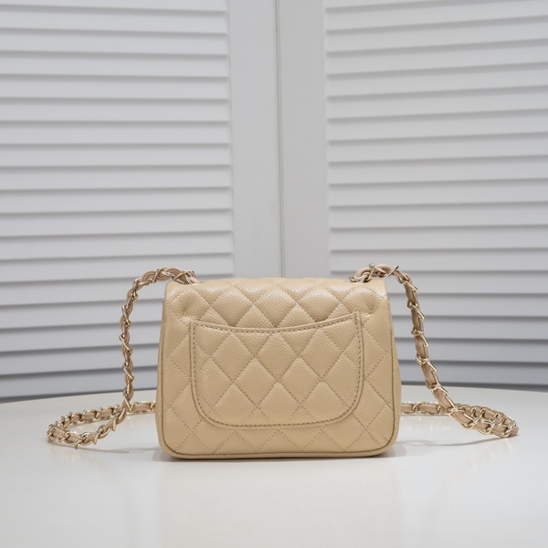 シャネルバッグ側面デザイン